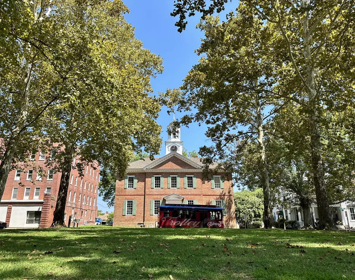 The Edenton Trolley and the 1767 Chowan County Courthouse
